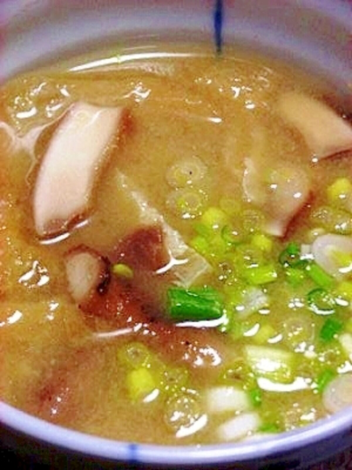 もったいない シイタケの石づきとアゲのお味噌汁 レシピ 作り方 By 一点集中力 楽天レシピ もったいない シイタケの石づきとアゲのお味噌汁 レシピ 作り方 By 一点集中力 楽天レシピ
